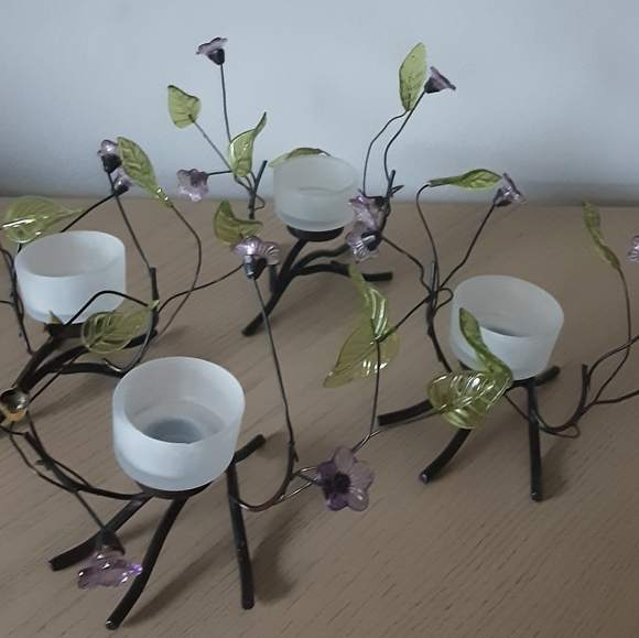 FOUR VOTIVE ADJUSTABLE HOLDERS - Picture 2 of 3